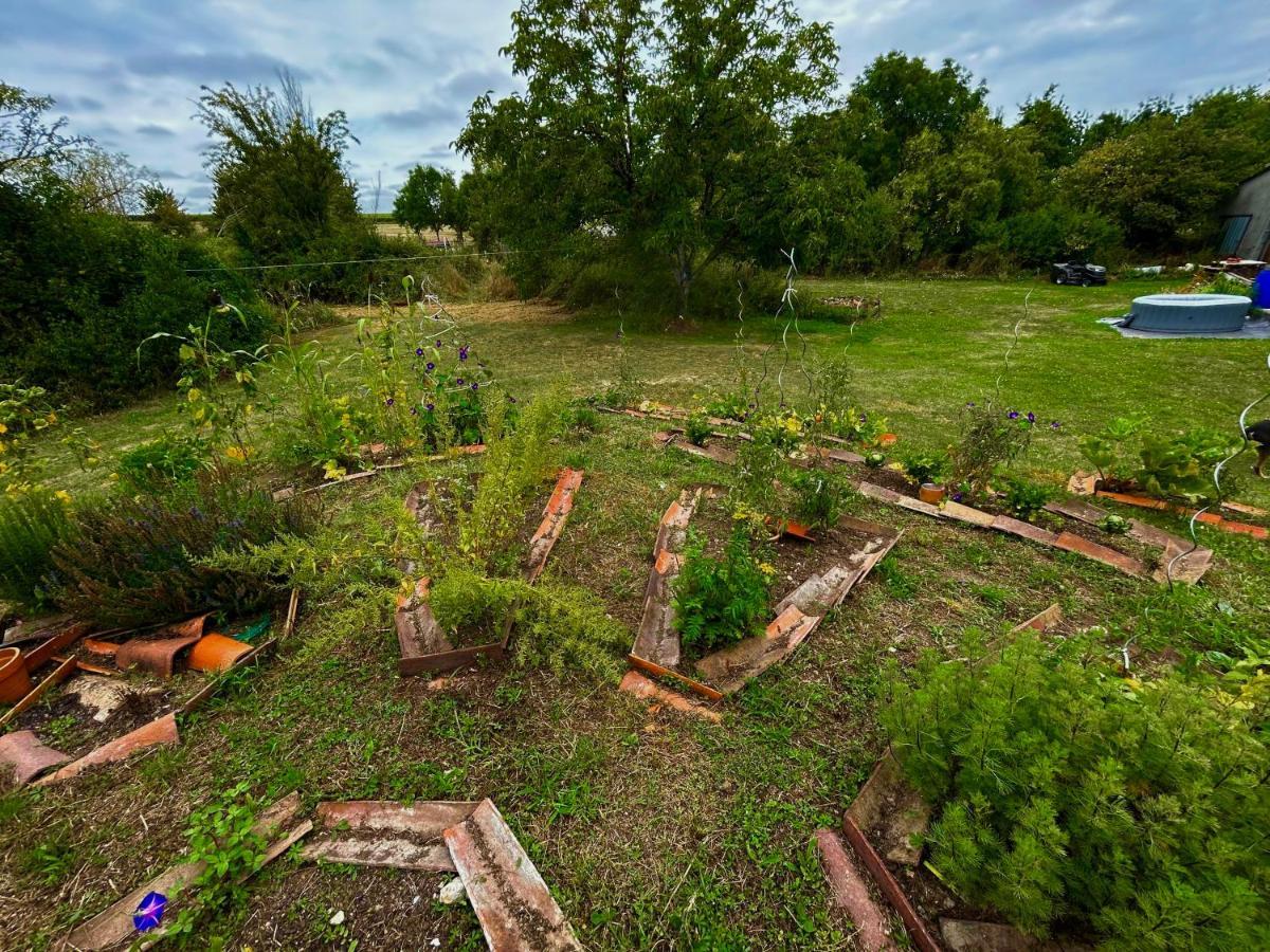 La Maison D'Hotes Des Charentes Les Touches-de-Perigny Bagian luar foto